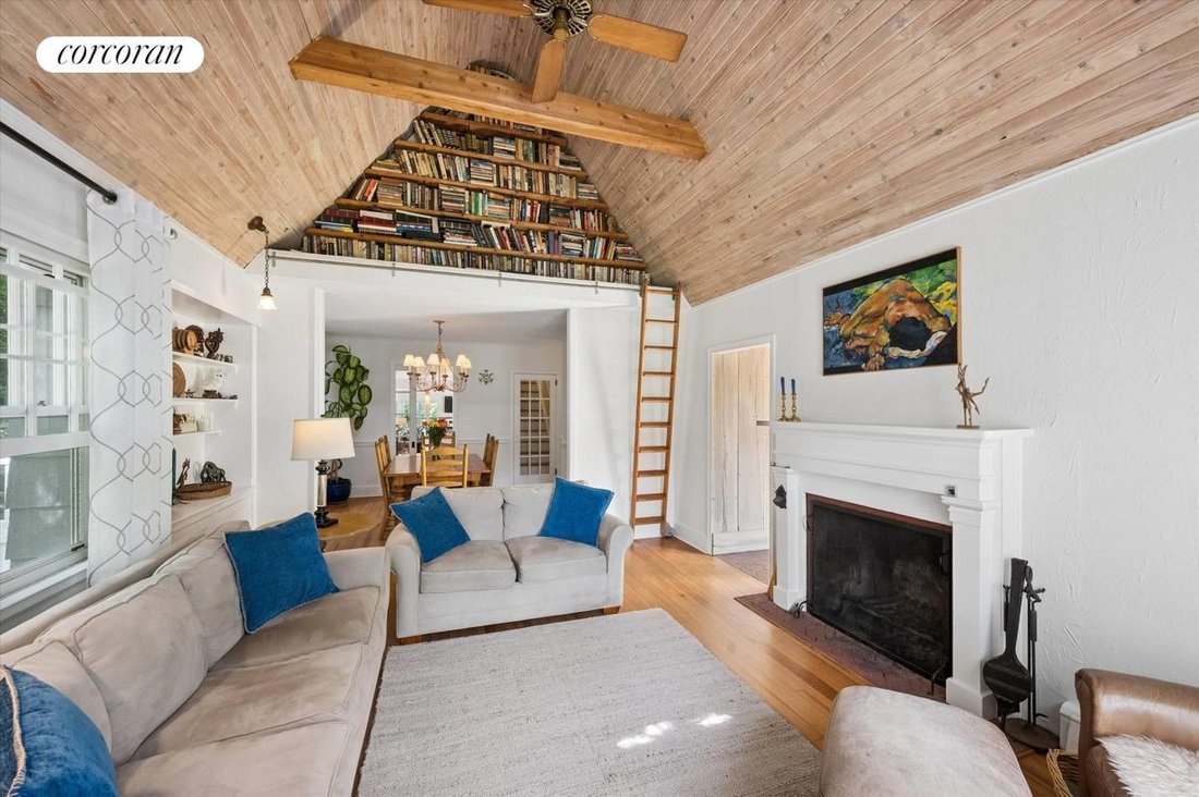 House in Center Moriches, New York, United States 4 - 18119579