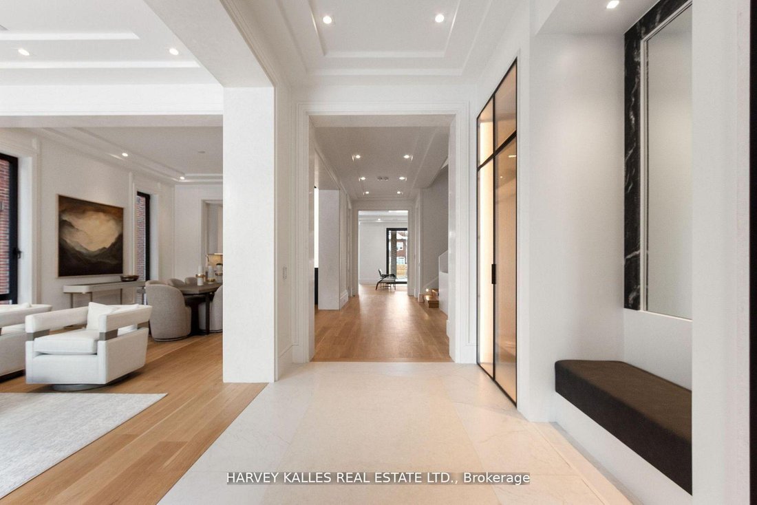 House in Toronto, Ontario, Canada 5 - 18415759