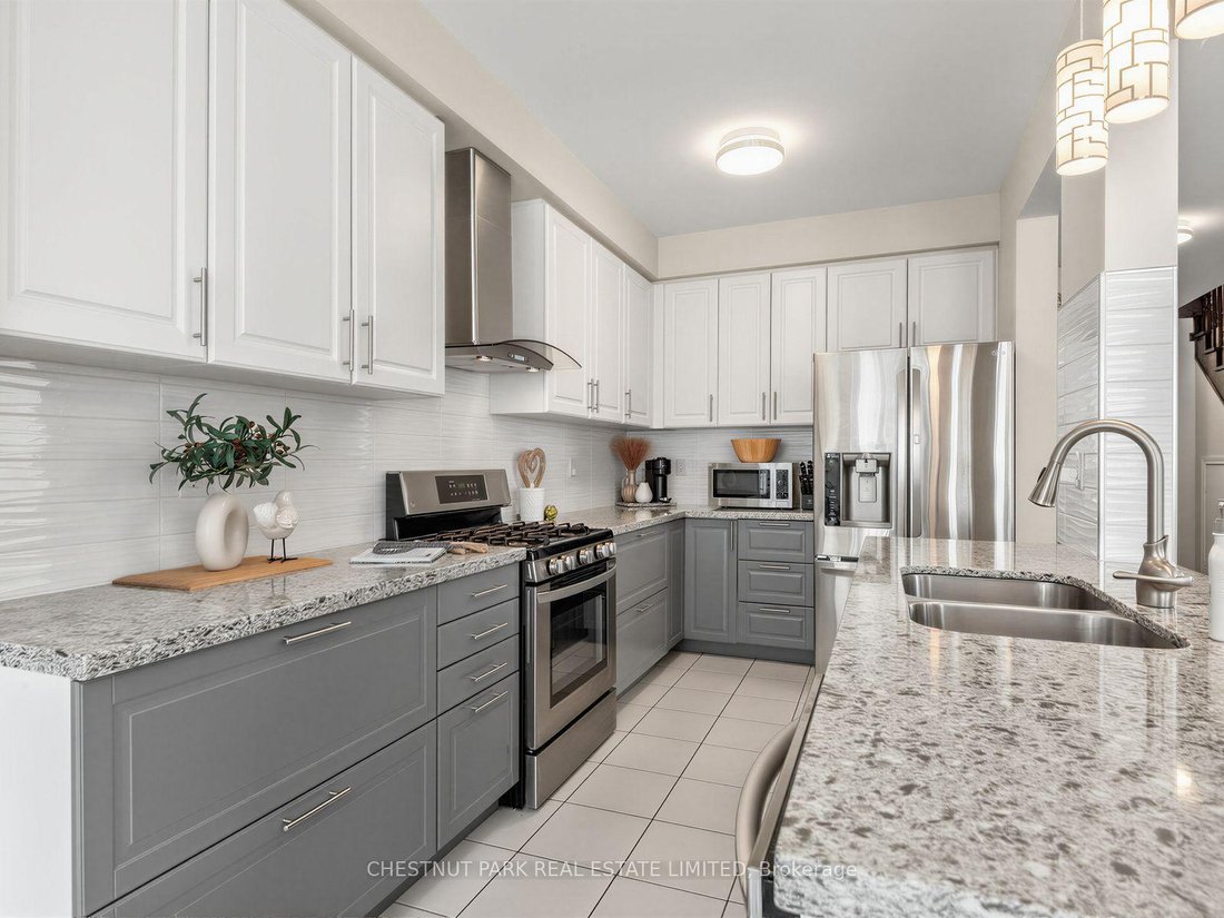 Villa in Aurora, Ontario, Canada 2 - 18412153