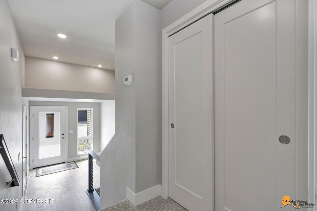Condo in Anchorage, Alaska, United States 5 - 18419022