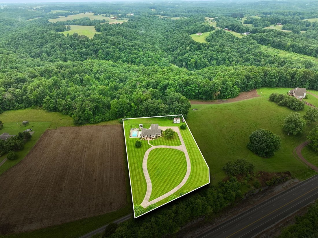 House in Lafayette, Tennessee, United States 2 - 18411447