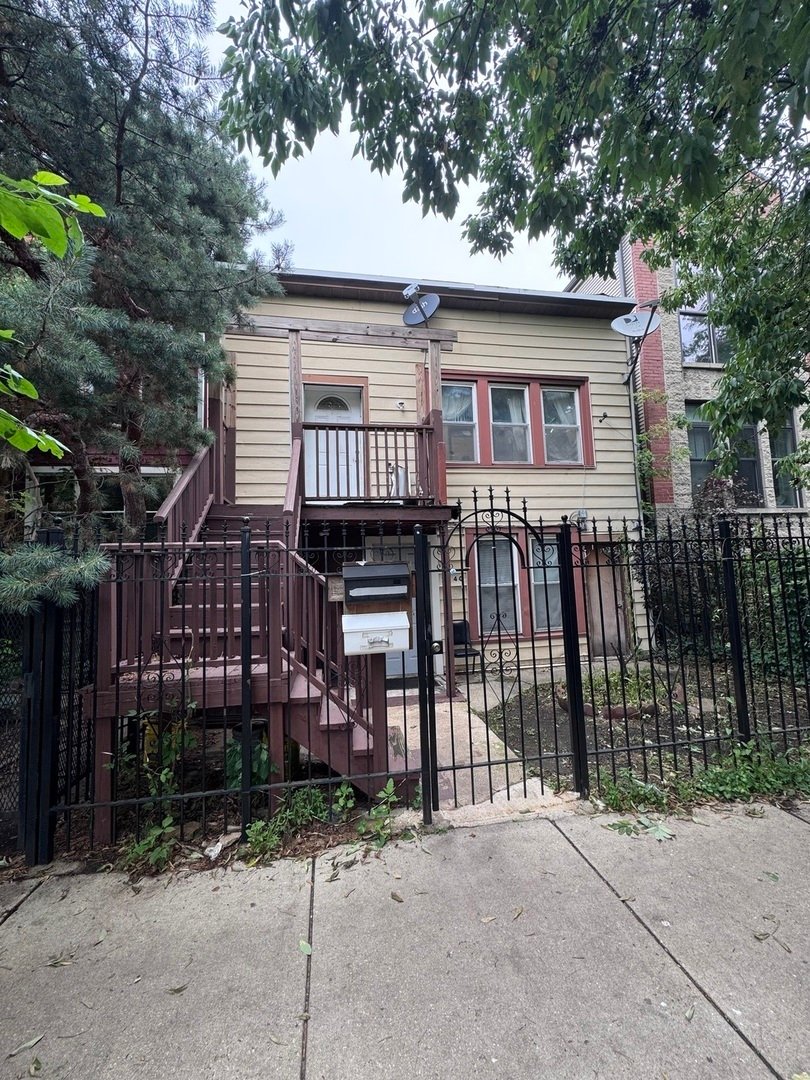 Chicago, Illinois, United States 1 - 18411383