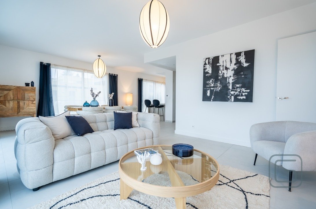 Apartment in Centre et Sud Est, Saint-Didier-au-Mont-d'Or, France 2 - 17056646