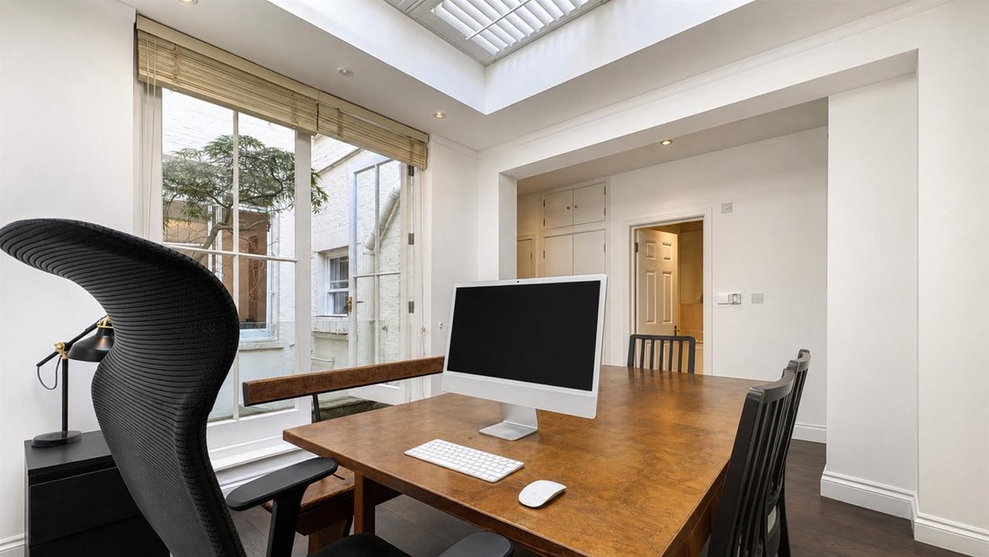 Apartment in Earls Court, Kensington And Chelsea, England 4 - 18414486