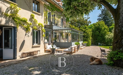 House in Vassieux, Caluire-et-Cuire, France 1
