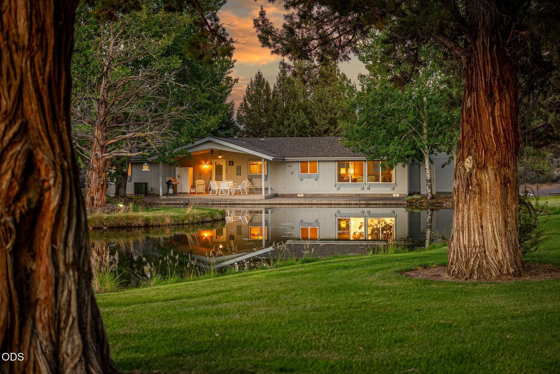 Bend, Oregon, United States 1 - 18410837