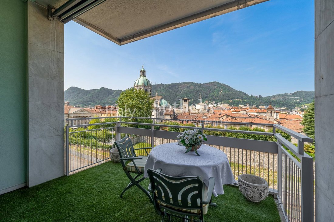 Apartment in Eastern Lake Center, Como, Lombardy 3 - 18411807
