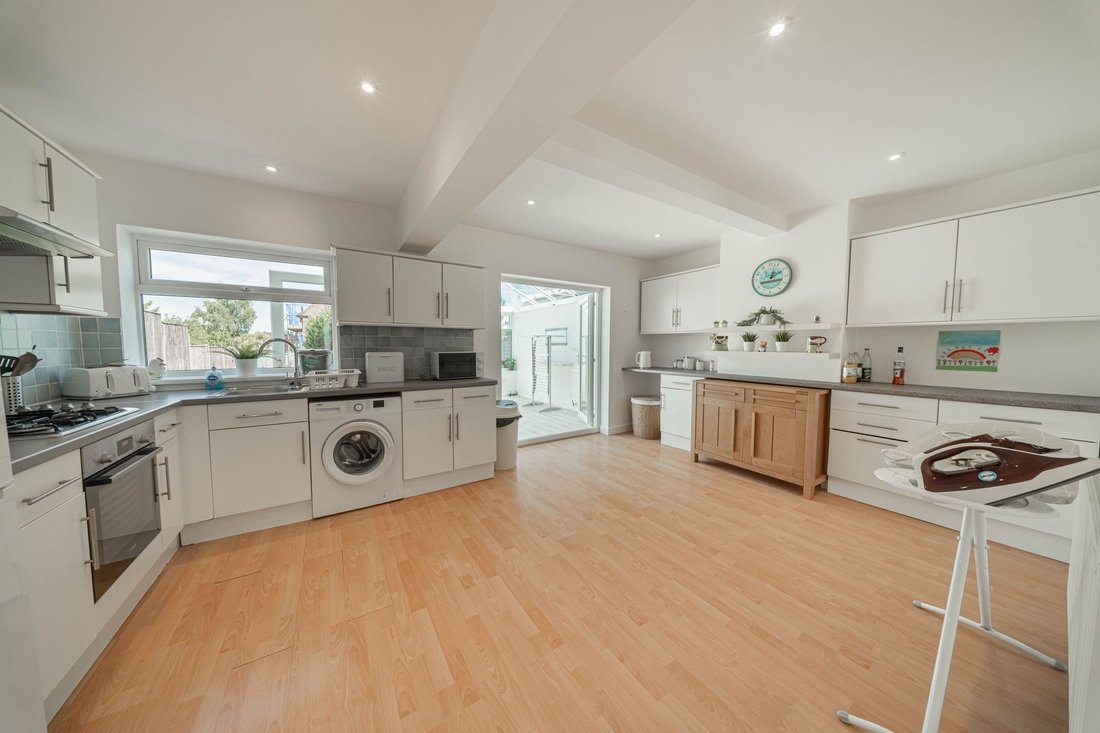 House in Haywards Heath, England 3 - 18409390