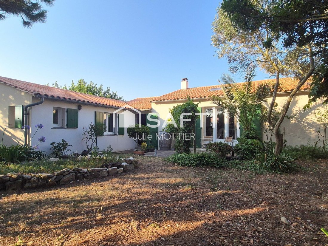 House in Saint-Clement-des-Baleines, Nouvelle-Aquitaine, France 2 - 17664508