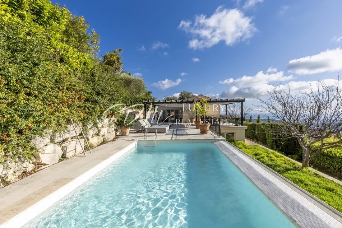 Villa in Tourrettes-sur-Loup, Provence-Alpes-Côte d'Azur, France 3 - 18415192