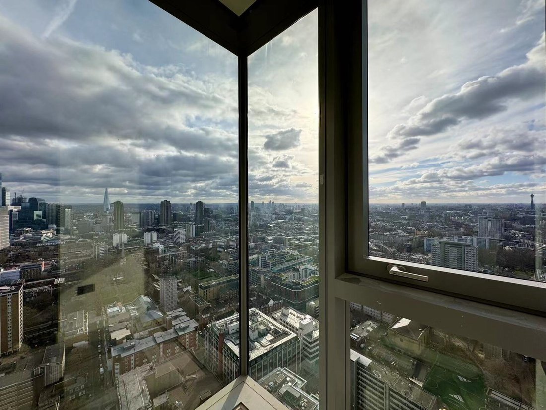 Apartment in EC1, Islington, England 1 - 18413328