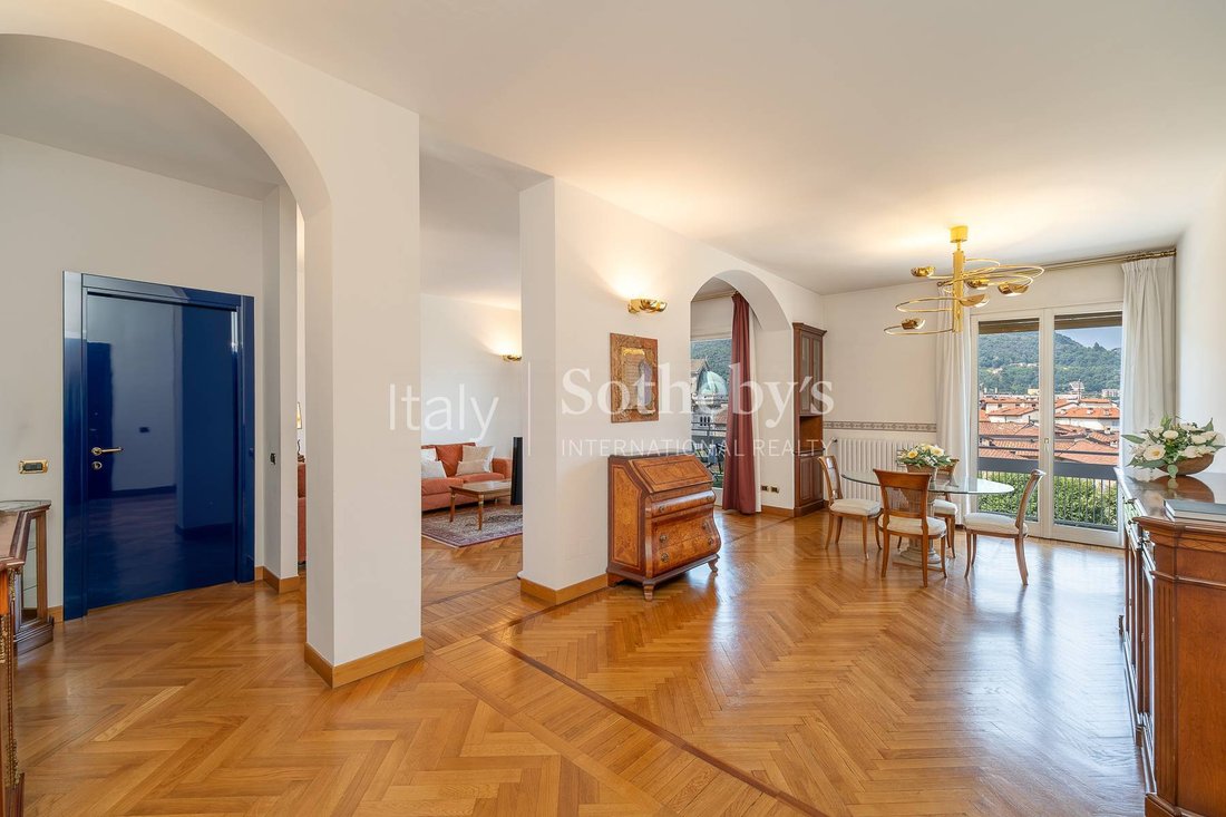 Apartment in Eastern Lake Center, Como, Lombardy 2 - 18411807