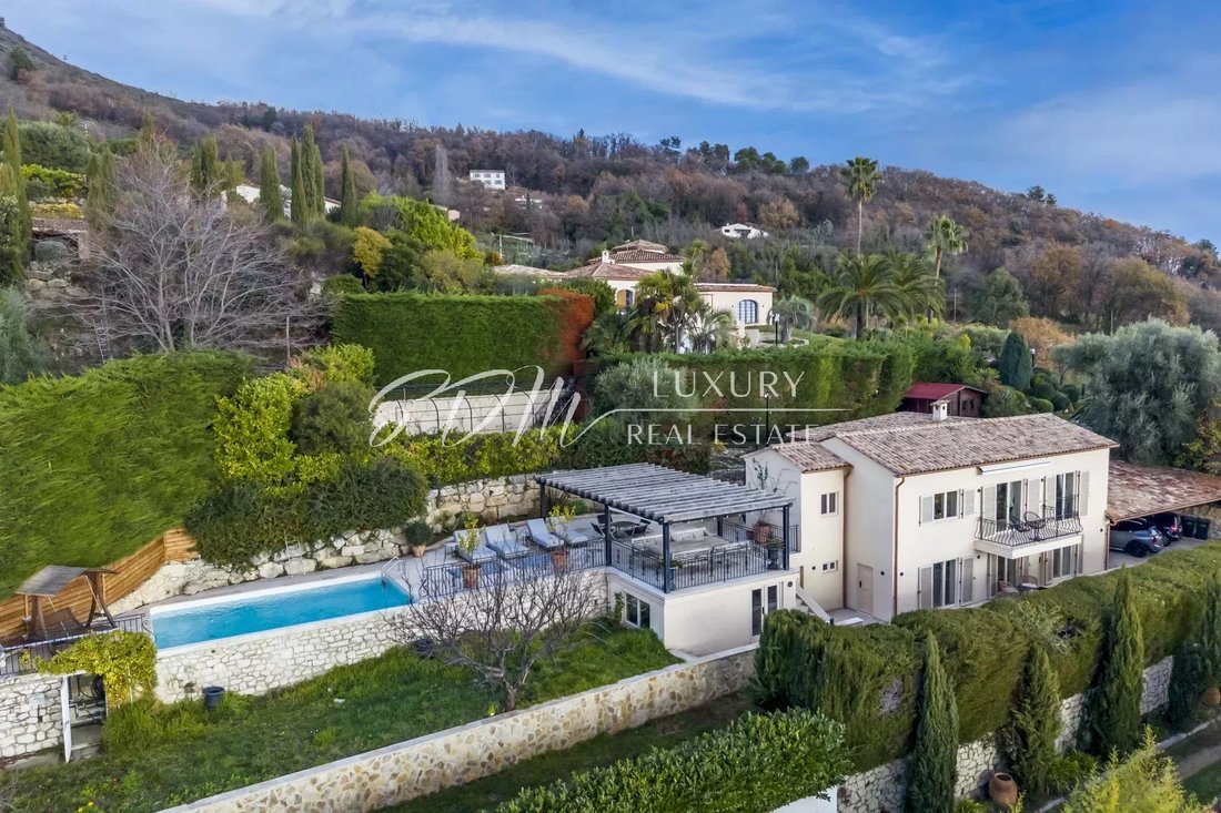 Villa in Tourrettes-sur-Loup, Provence-Alpes-Côte d'Azur, France 1 - 18415192
