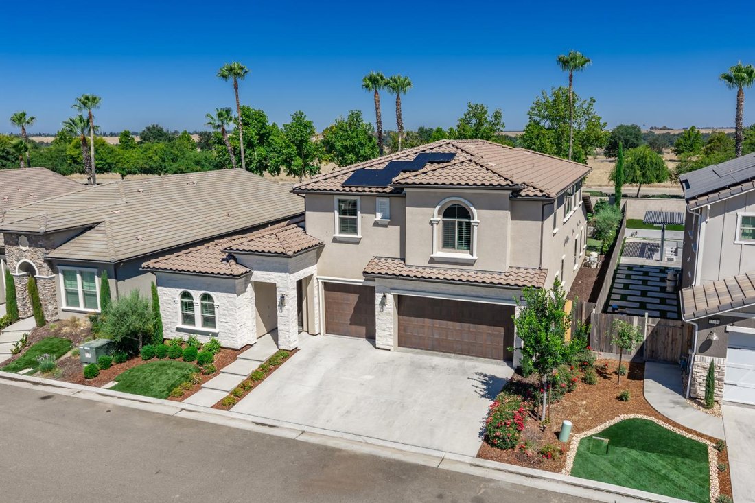 House in Fresno, California, United States 3 - 18411466