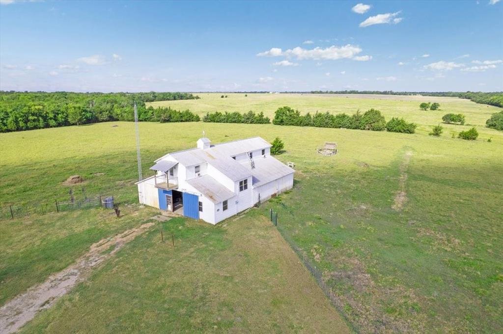 Farm Ranch in Wolfe City, Texas, United States 3 - 18415054