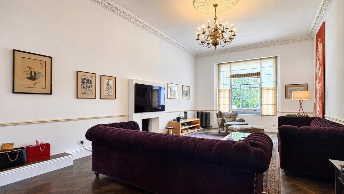 Apartment in Earls Court, Kensington And Chelsea, England 2 - 18414486