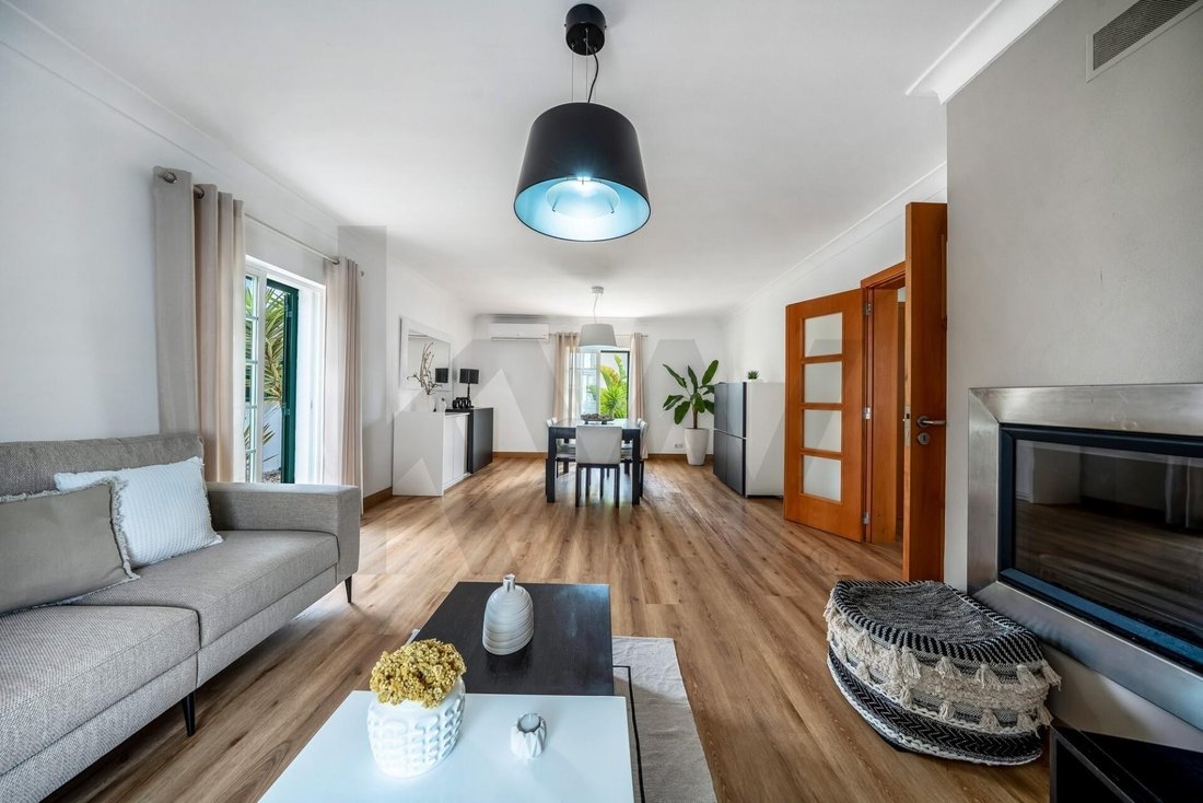 Townhouse in Alcantarilha, Algarve, Portugal 2 - 18412297