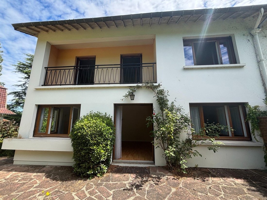 House in Villennes-sur-Seine, Ile-de-France, France 1 - 18417072