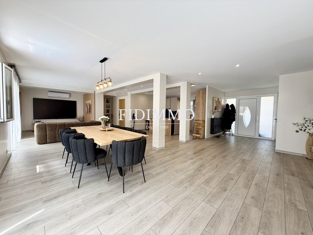 House in Sucy-en-Brie, Ile-de-France, France 2 - 18410697