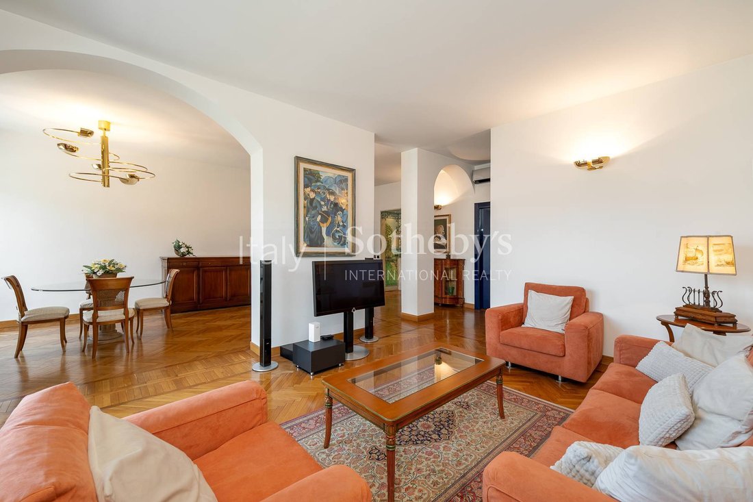 Apartment in Eastern Lake Center, Como, Lombardy 4 - 18411807