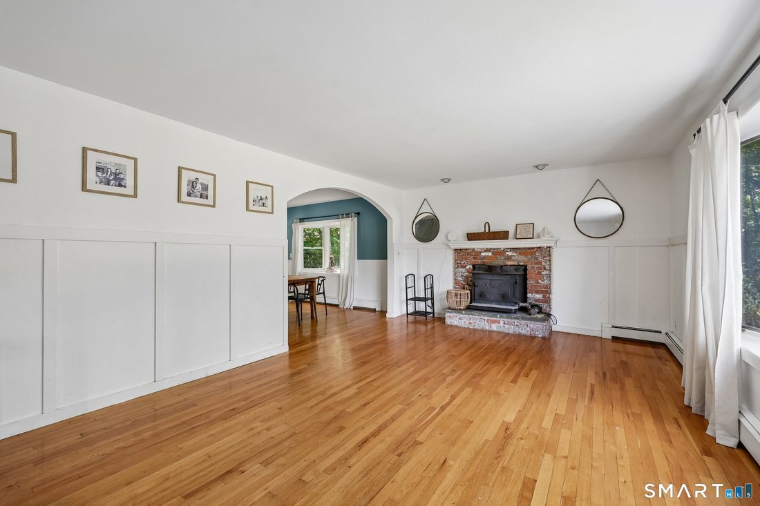 House in Shelton, Connecticut, United States 3 - 18410980