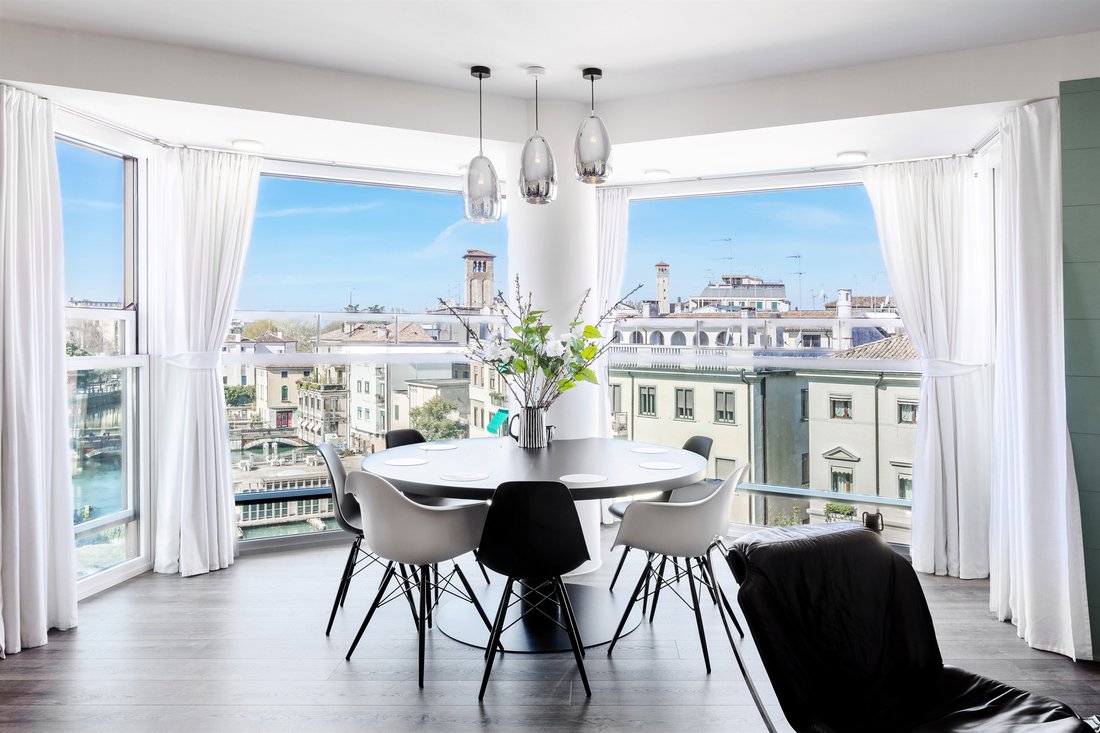 Apartment in Cathedral - Piazza dei Signori, Treviso, Italy 3 - 18412065