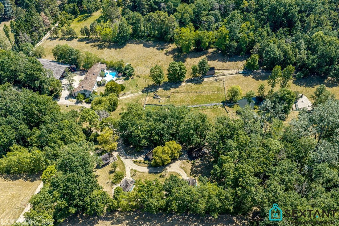 Pineuilh, Nouvelle-Aquitaine, France 1 - 17402396