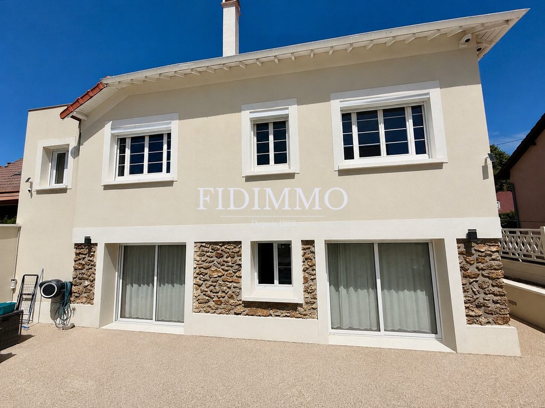 House in Sucy-en-Brie, Ile-de-France, France 1 - 18410697