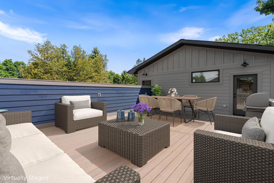 Condo in Charlevoix, Michigan, United States 4 - 18414427