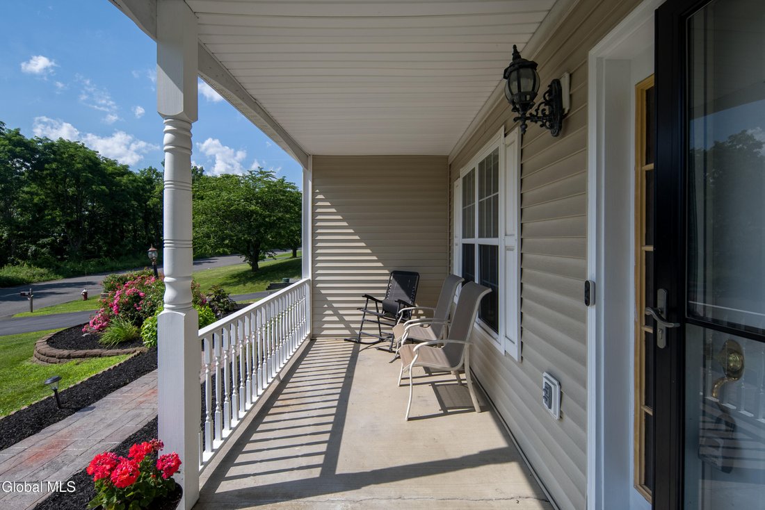 House in Latham, New York, United States 3 - 18413593