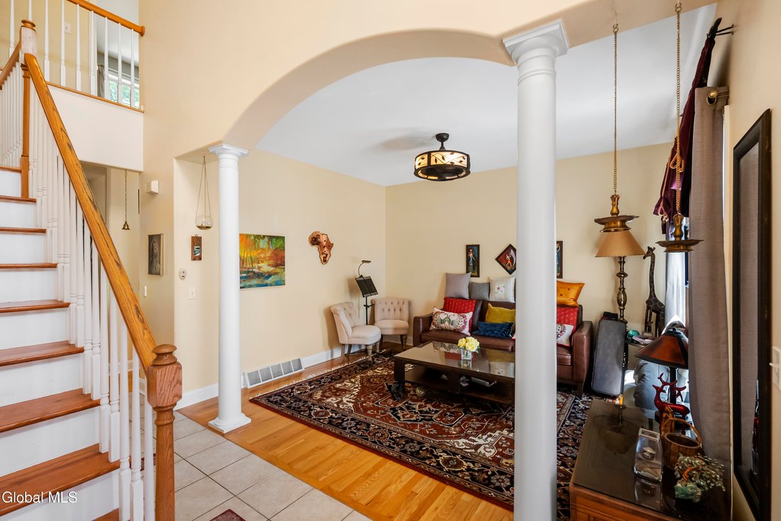 House in Latham, New York, United States 5 - 18413593