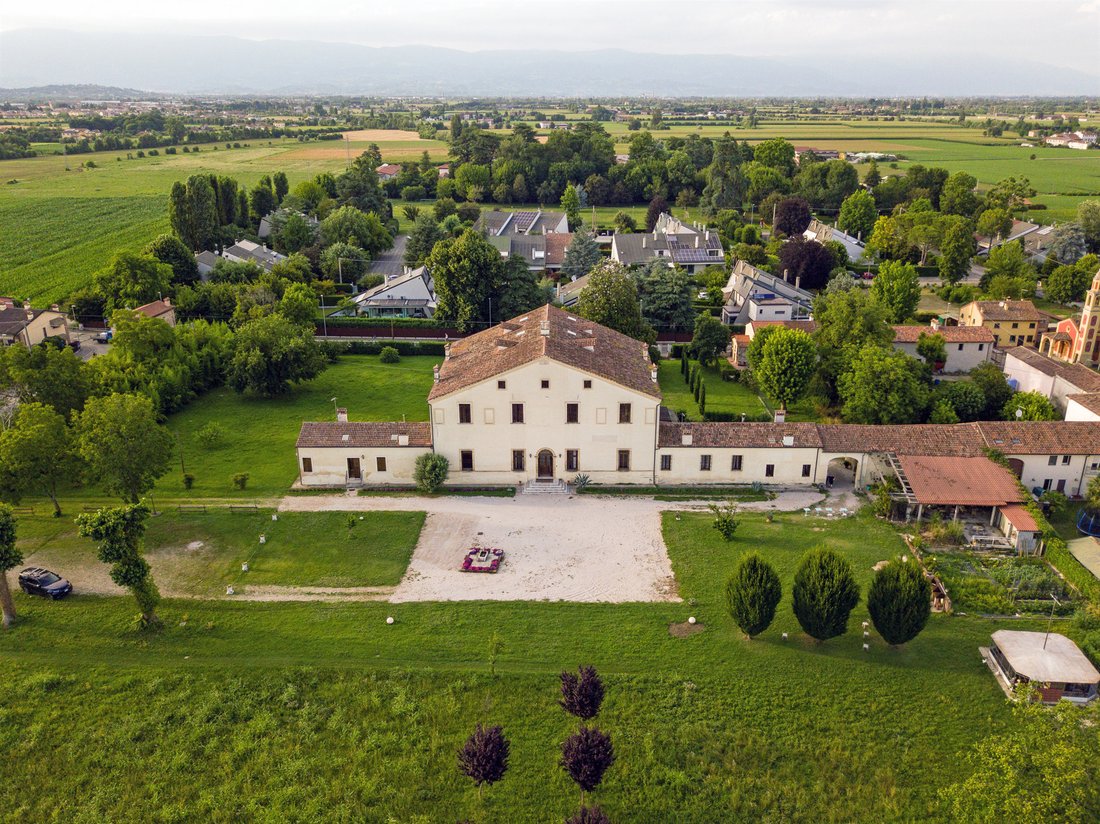 Villa in Center, Vicenza, Veneto 1 - 18412052