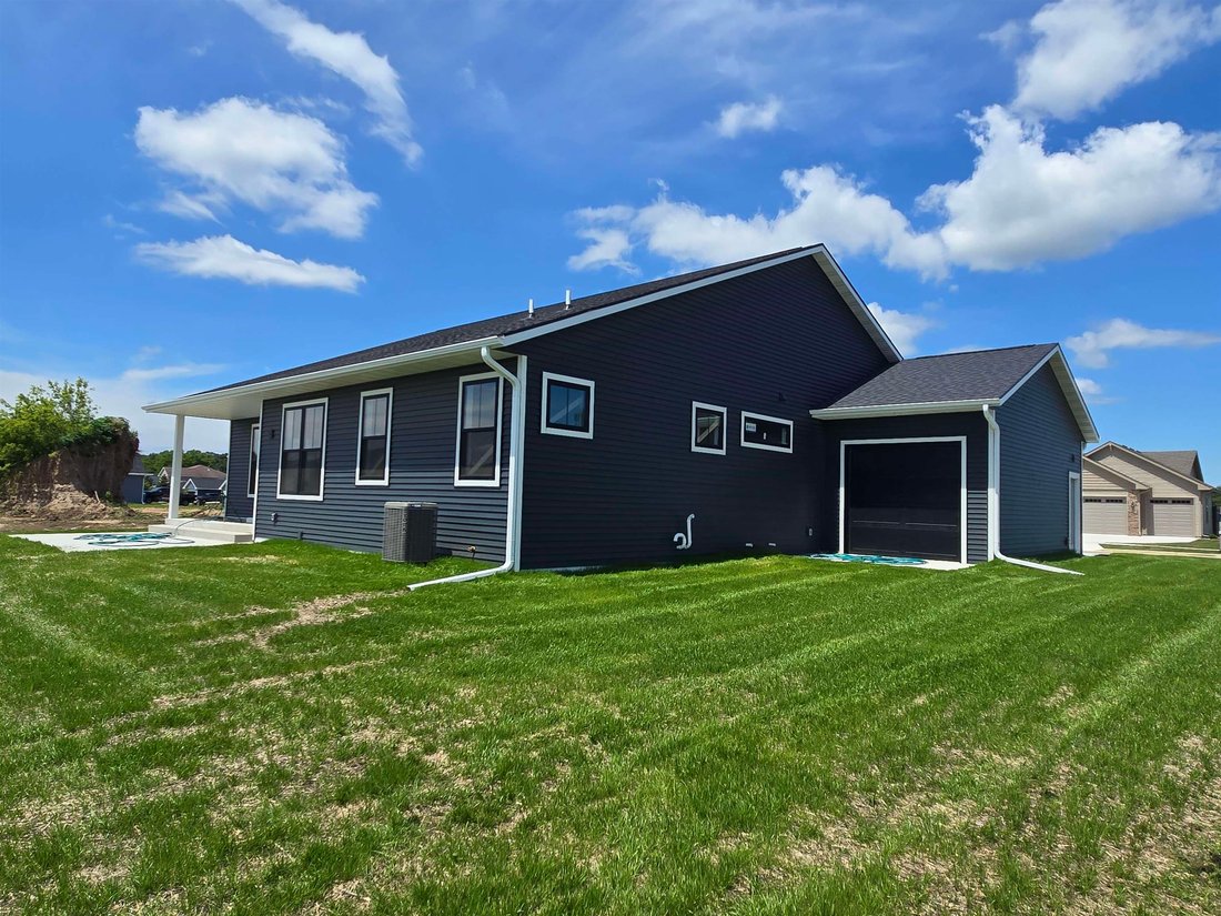 House in Janesville, Wisconsin, United States 5 - 18409280