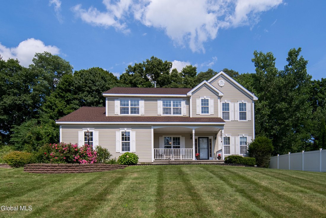 House in Latham, New York, United States 1 - 18413593