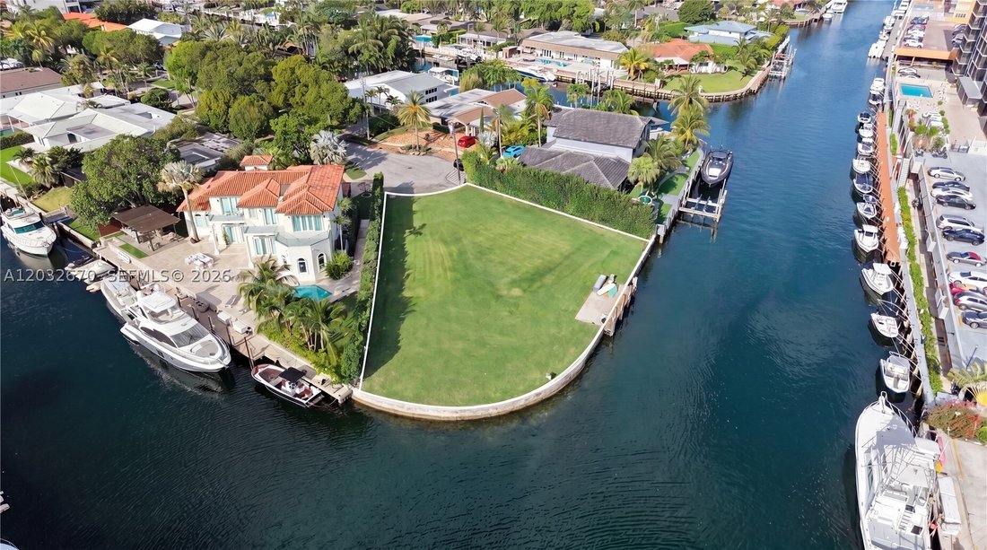 House in North Miami Beach, Florida, United States 4 - 18113020