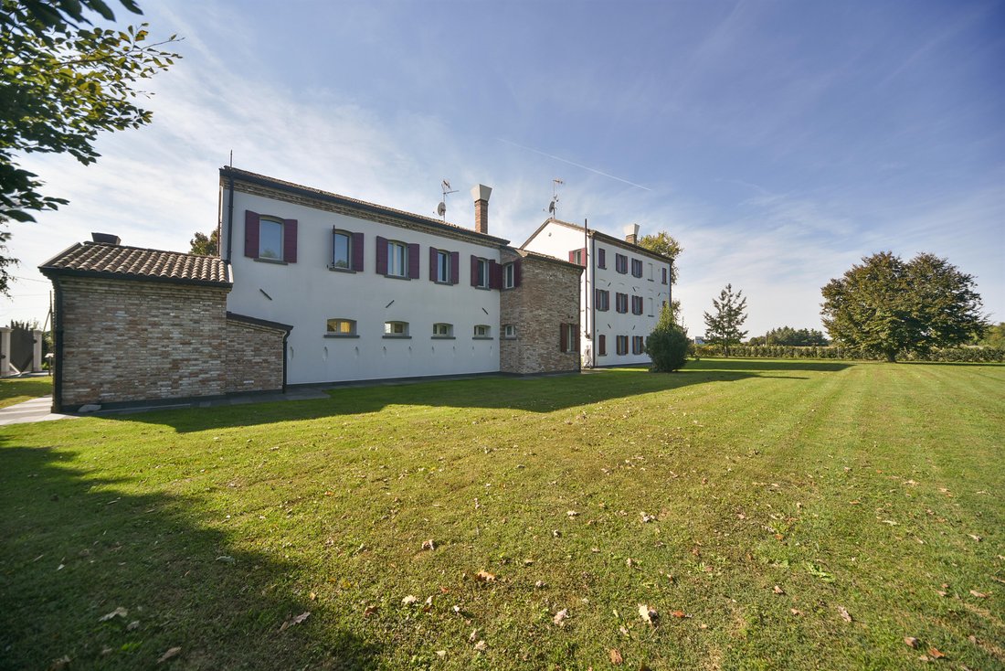 San Donà di Piave, Veneto, Italy 3 - 18412031