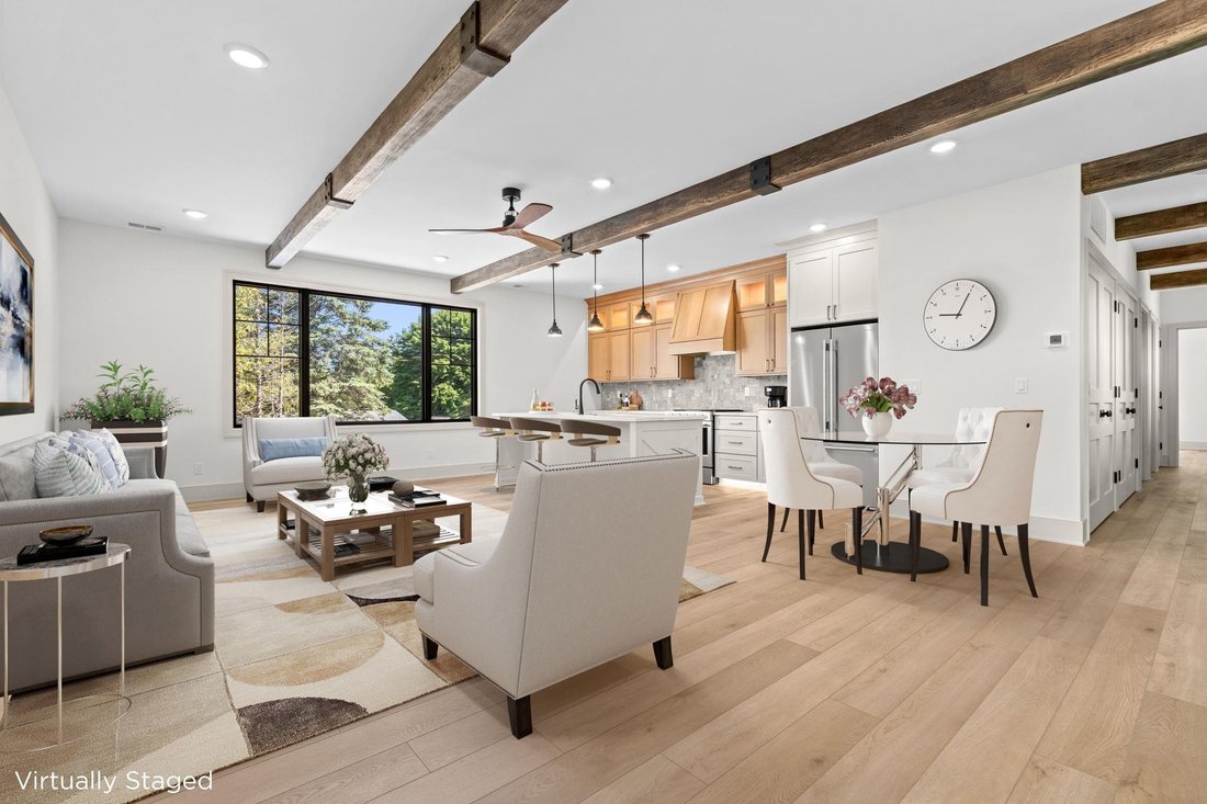 Condo in Charlevoix, Michigan, United States 1 - 18414427