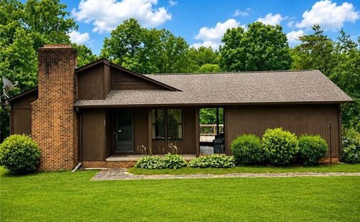 House in Pinnacle, North Carolina, United States 1