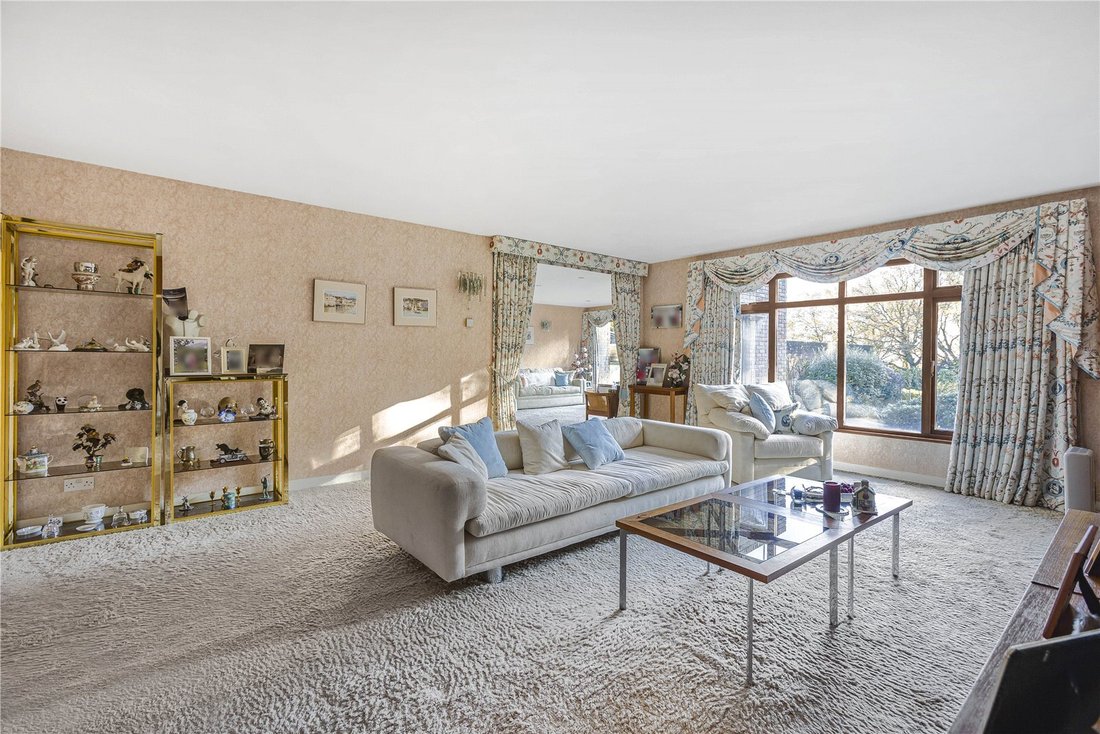 House in Barnet, England 5 - 18413298