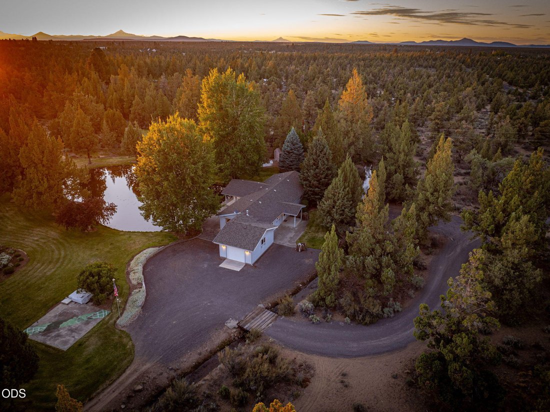 Bend, Oregon, United States 5 - 18410837