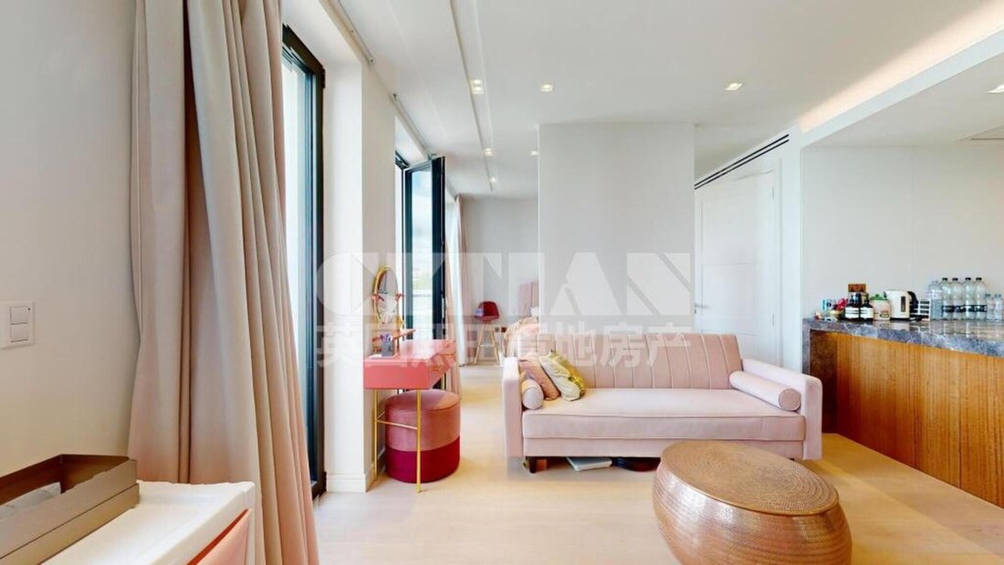 Apartment in WC2, Westminster, England 2 - 18413296