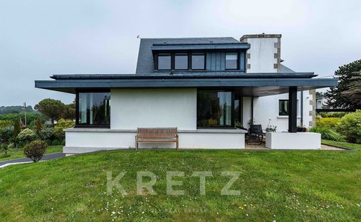 House in Pleumeur-Bodou, Brittany, France 1