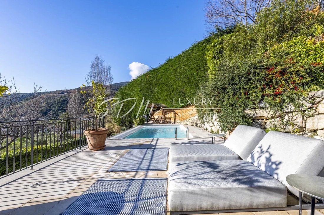 Villa in Tourrettes-sur-Loup, Provence-Alpes-Côte d'Azur, France 2 - 18415192