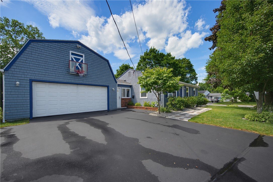 House in Woonsocket, Rhode Island, United States 3 - 18413324