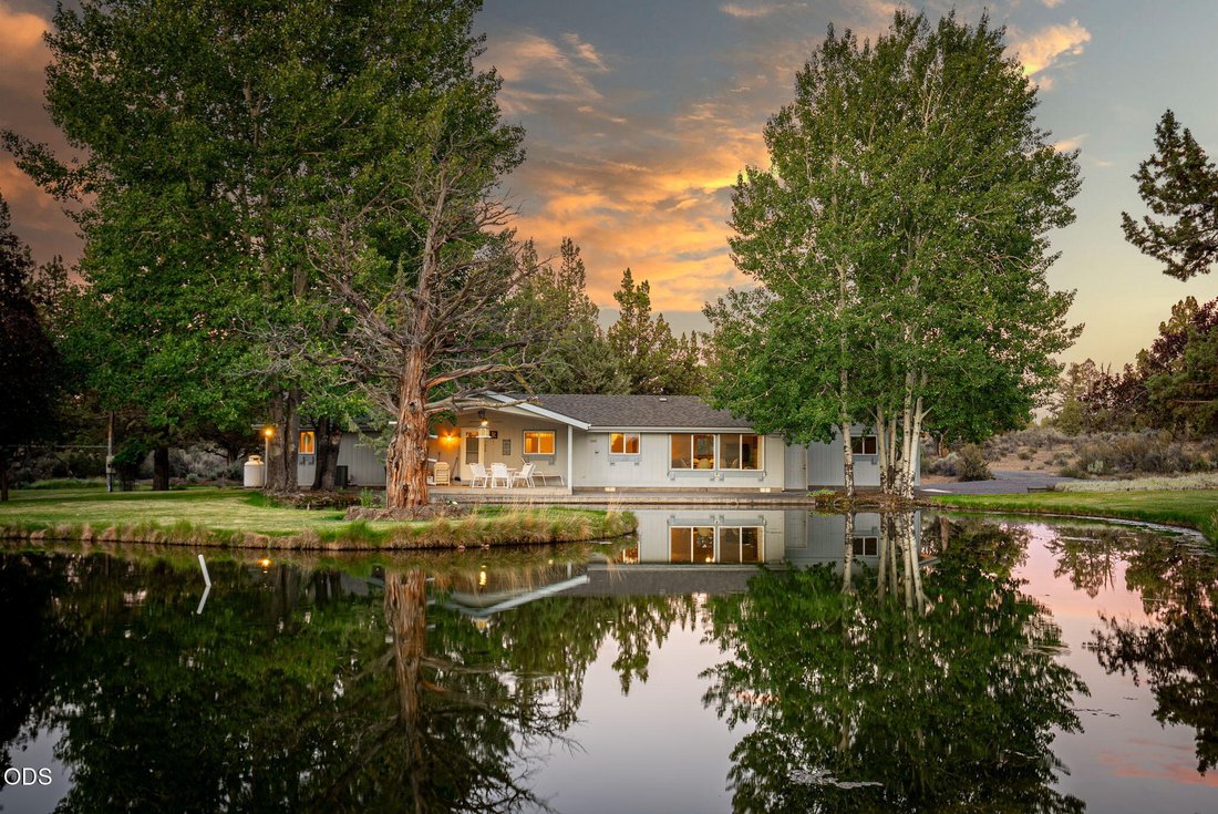 Bend, Oregon, United States 3 - 18410837