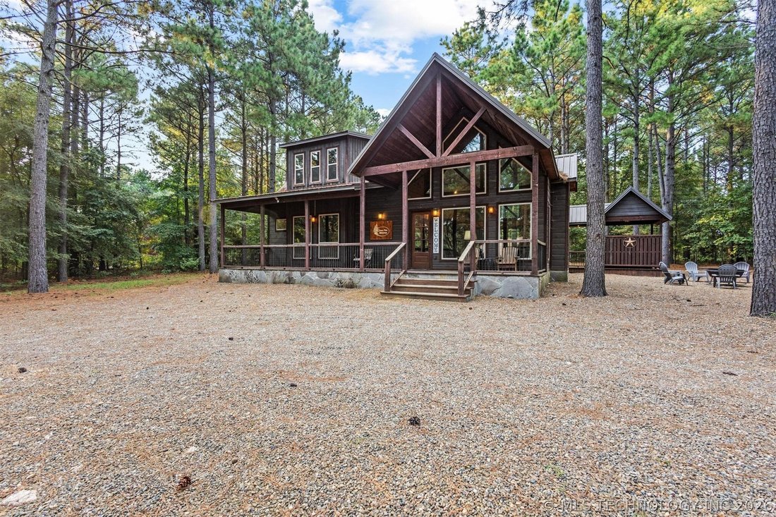 Broken Bow, Oklahoma, United States 2 - 18414422