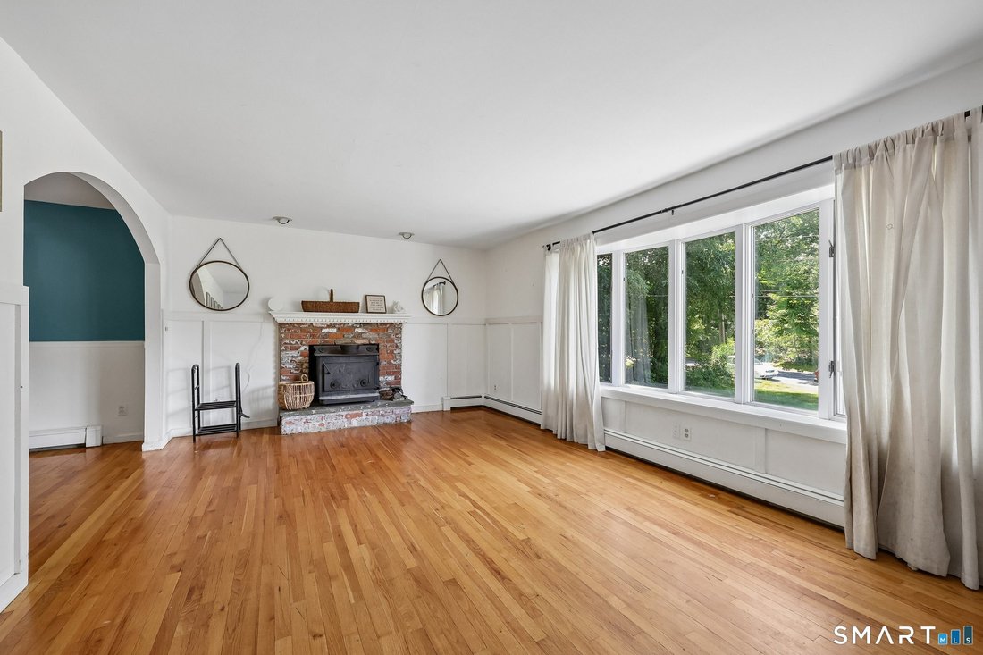 House in Shelton, Connecticut, United States 4 - 18410980