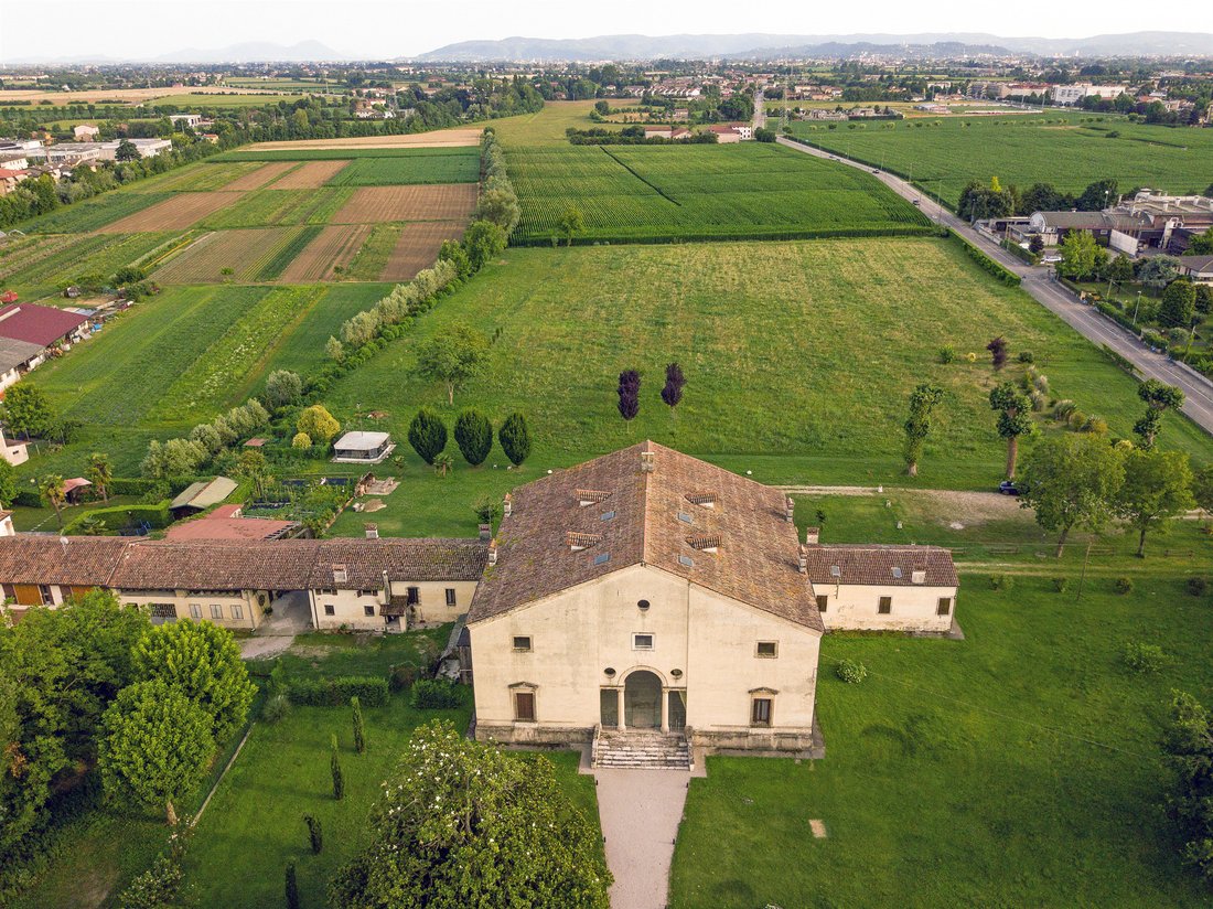Villa in Center, Vicenza, Veneto 4 - 18412052