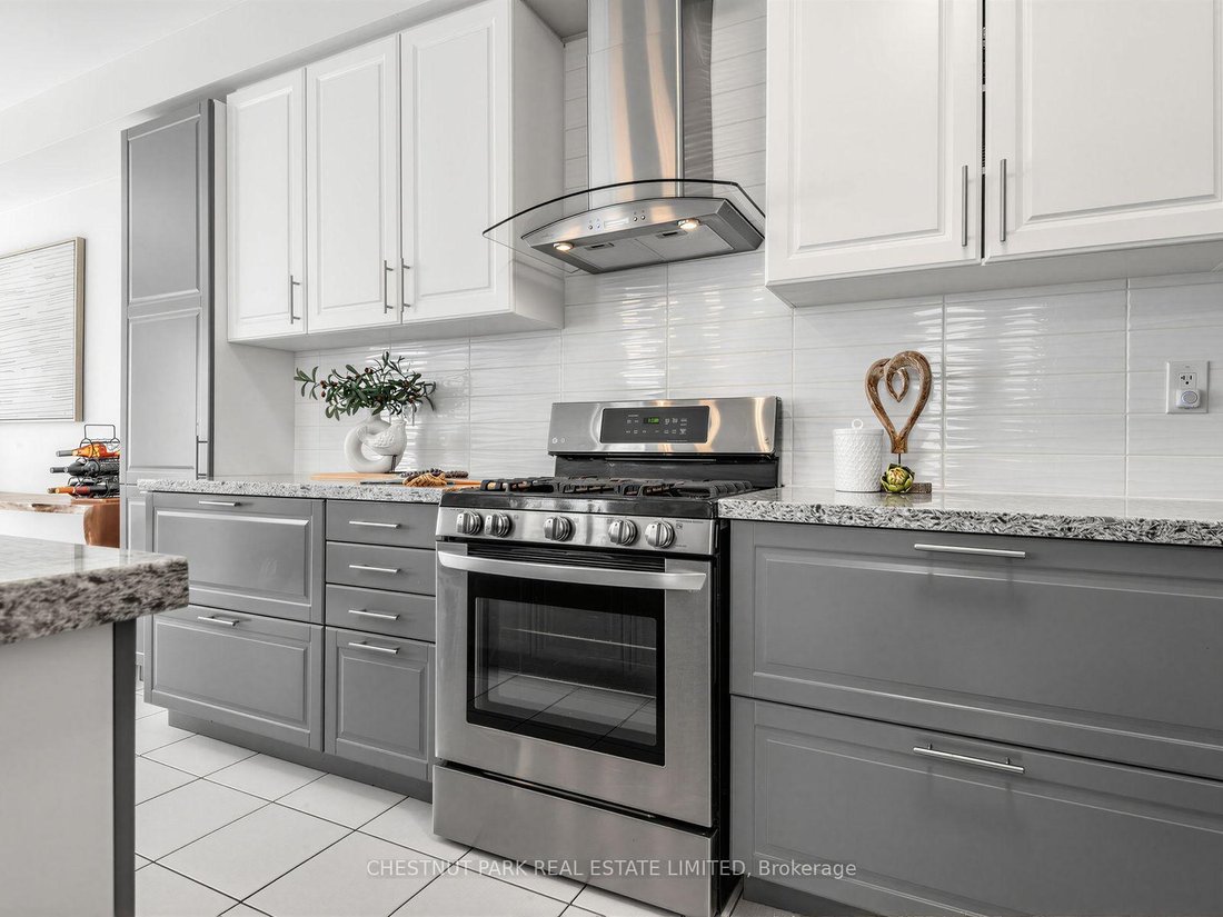 Villa in Aurora, Ontario, Canada 5 - 18412153