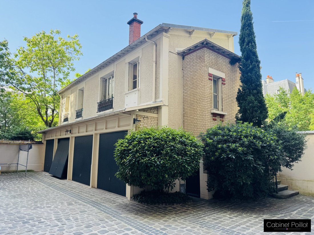 House in Vincennes, Ile-de-France, France 3 - 18415882